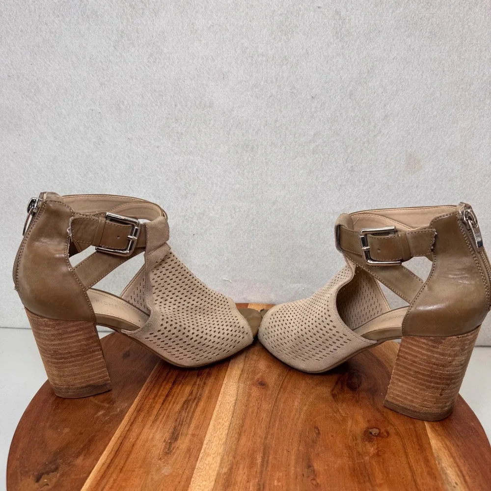 Marc Fisher‎ Block Heel Sandals Ankle Strap Peep Toe Beige Leather 7 Casual